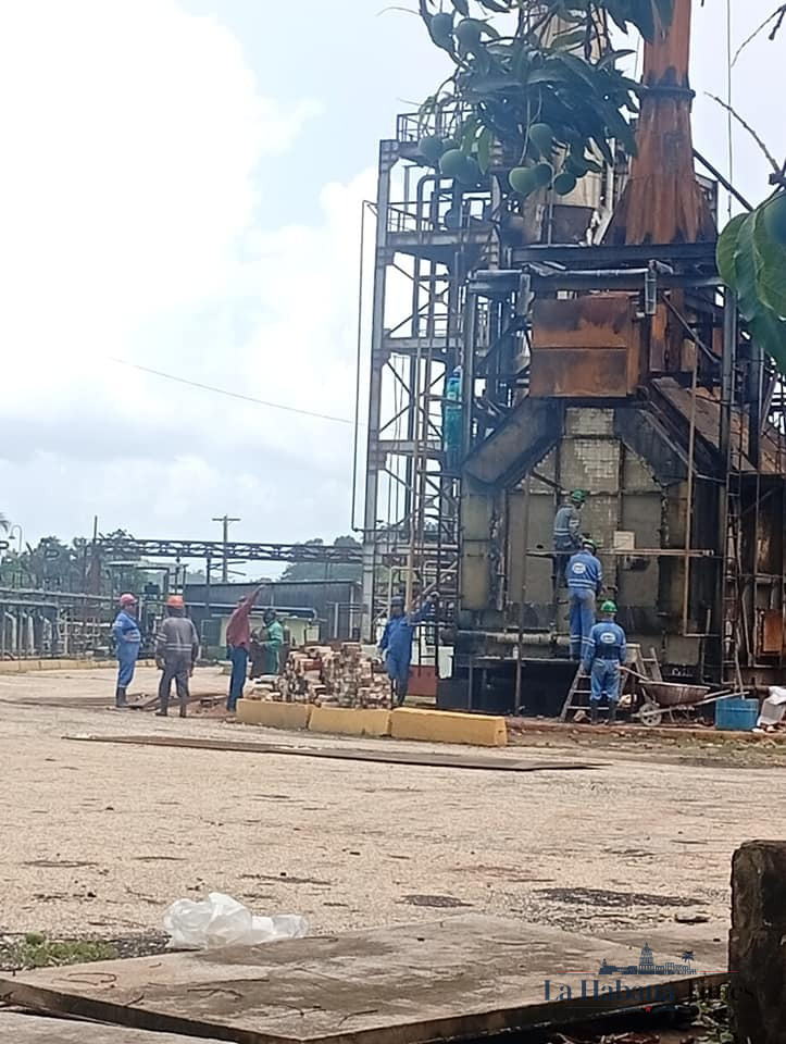 Avería en horno de refinería aumenta la incertidumbre energética en Cuba y amenaza con más apagones
