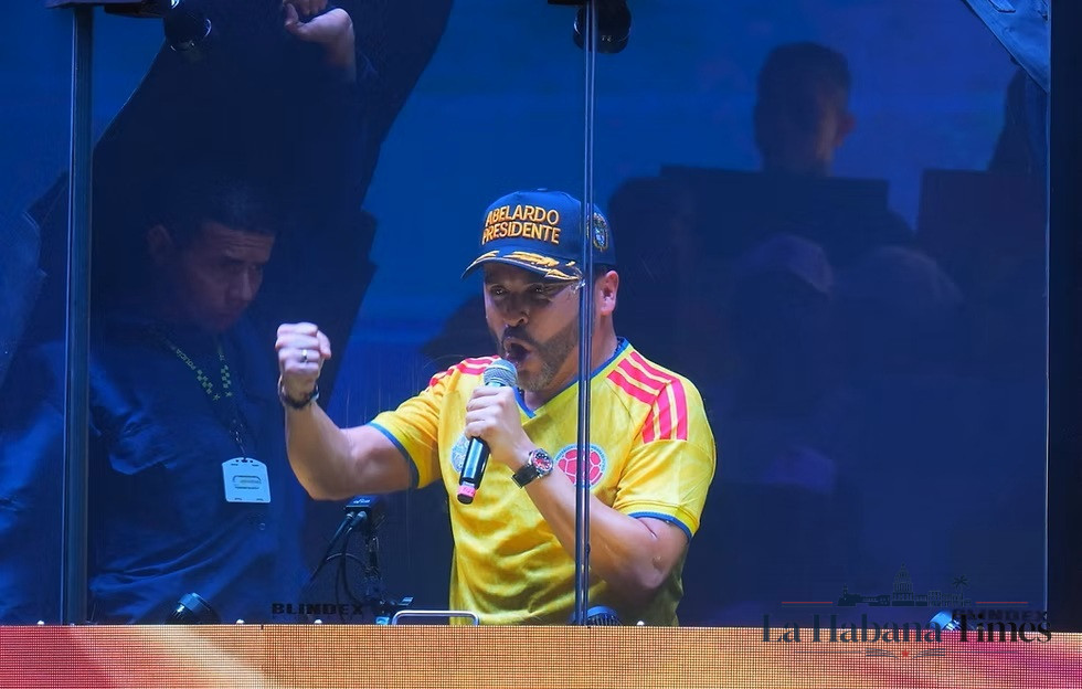 Abelardo De La Espriella llama a los colombianos a vestir la camiseta de la Selección como símbolo de unidad nacional