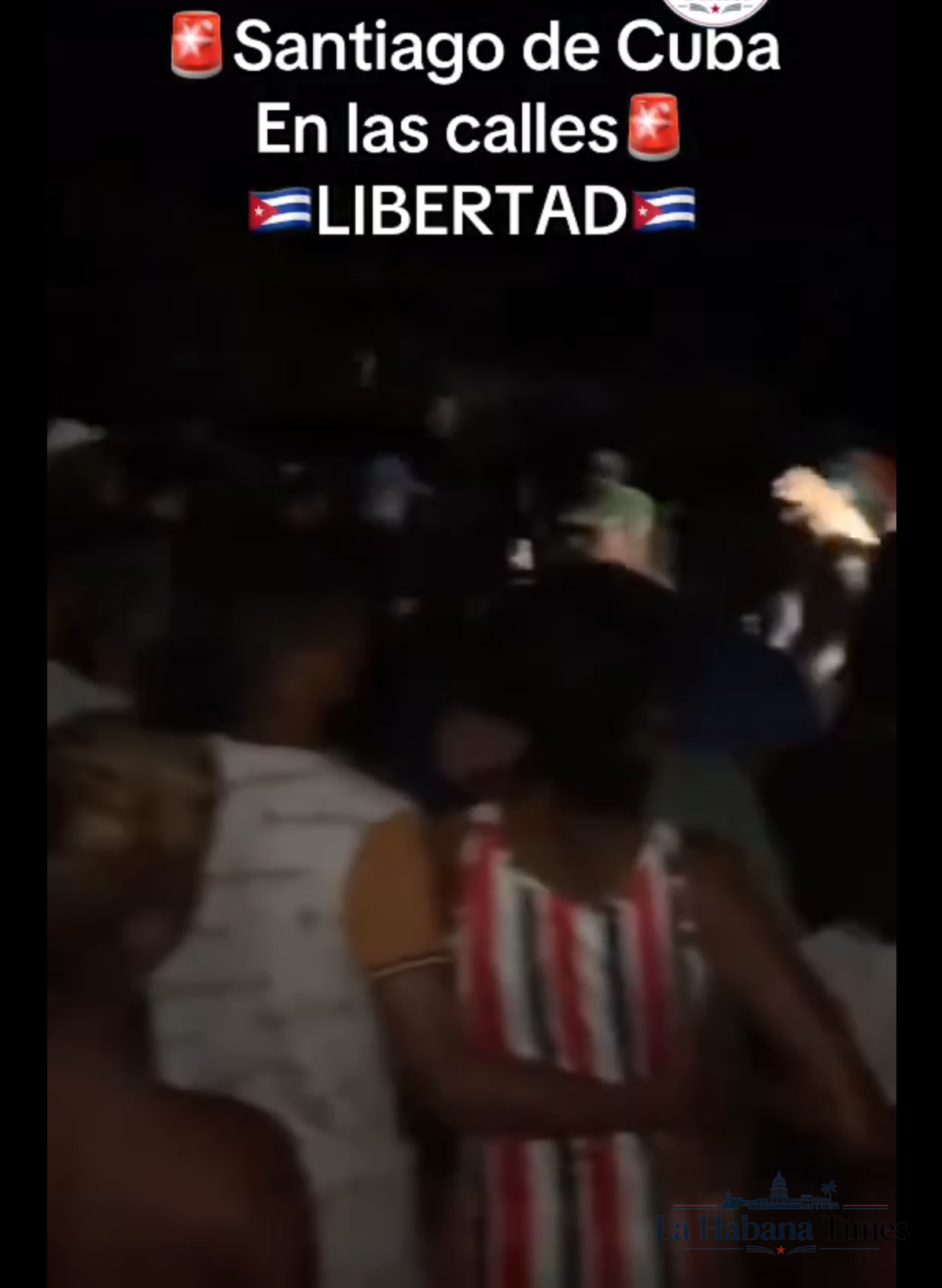 Vecinos de Santiago de Cuba salen a oscuras a tocar calderos y pedir libertad