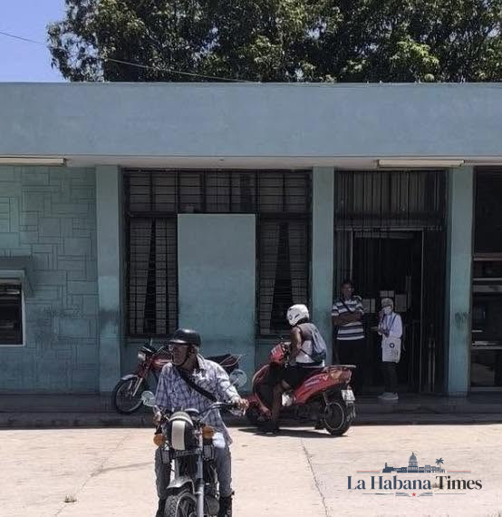 Asaltan banco en Lawton durante un apagón horas antes del pago de pensiones