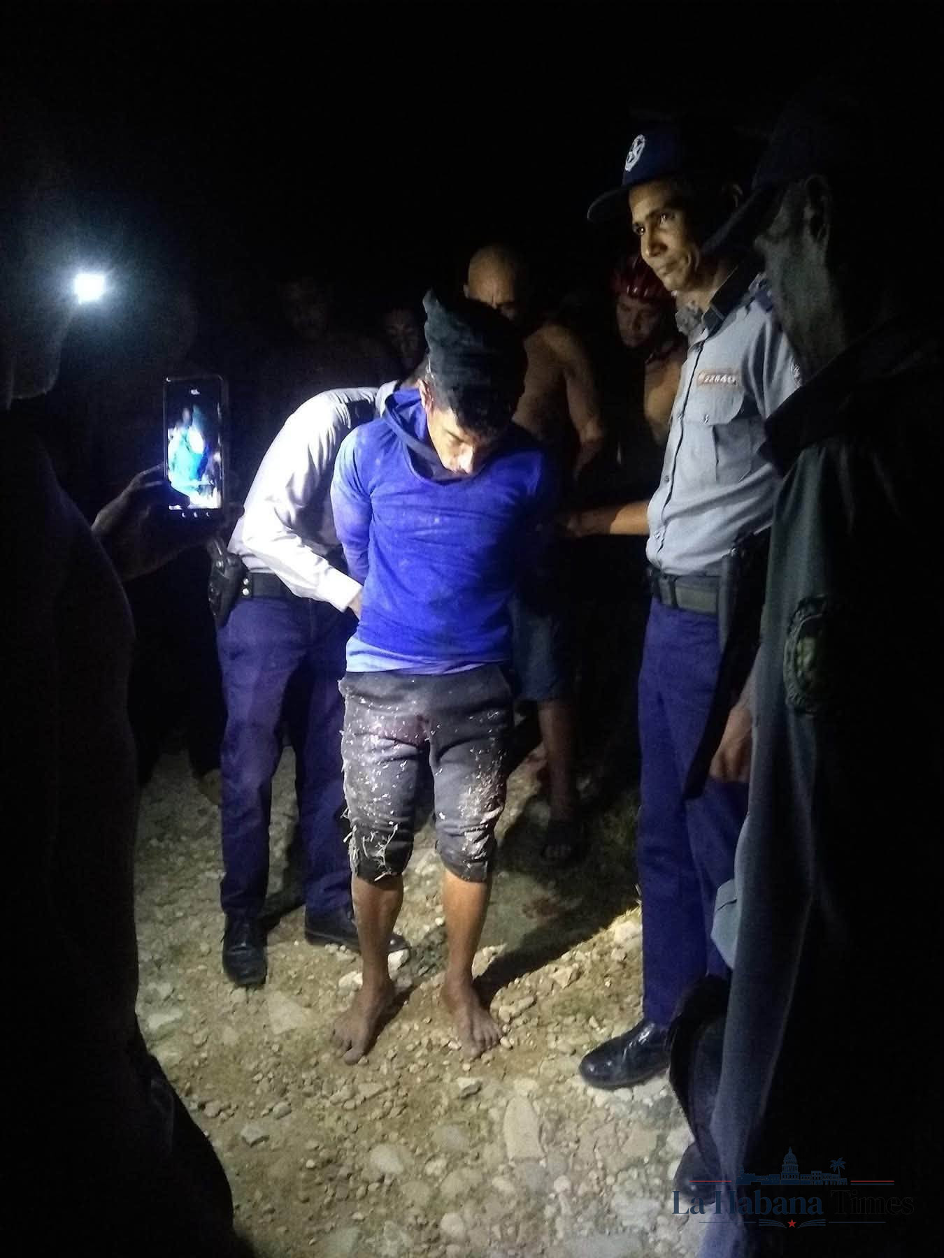 VECINOS RETIENEN A UN PRESUNTO LADRÓN DE CABALLOS DURANTE LA MADRUGADA EN CIEGO DE ÁVILA